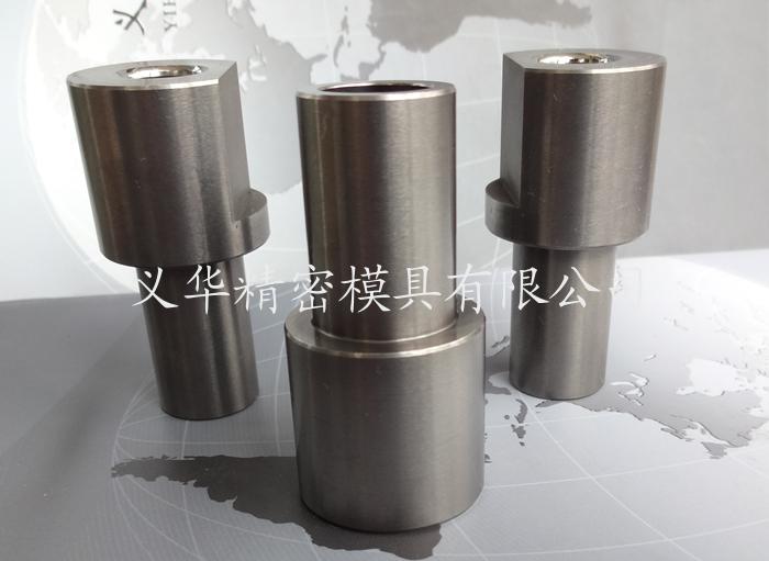 产品名称：钨钢可换钻套
产品型号：钨钢可换钻套
产品规格：钨钢可换钻套